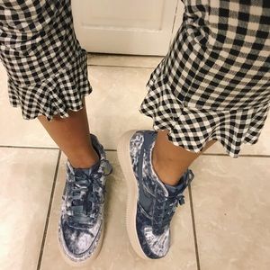 Baby blue velvet Air Force 1! 💙